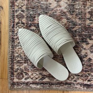 Tory Burch - size 7 Sienna Flat Slide